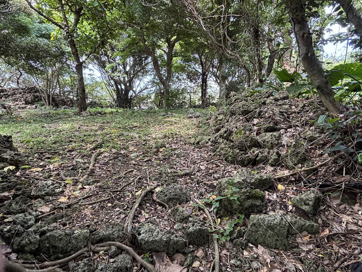 米須グスク（沖縄県糸満市）